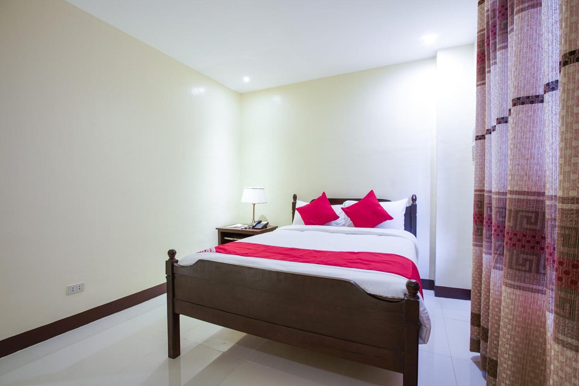 Oyo 236 Edmundo Hotel Pototan