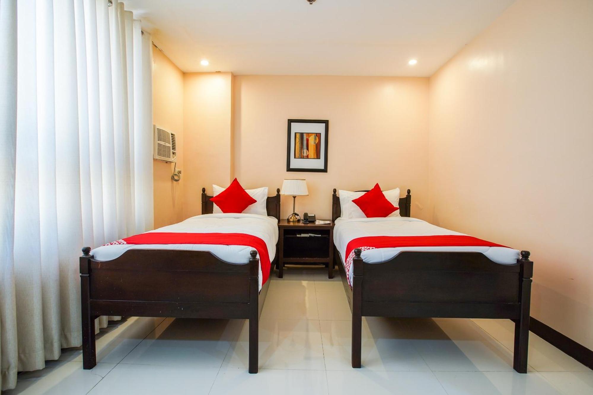 Hotel Oyo 236 Edmundo 3*